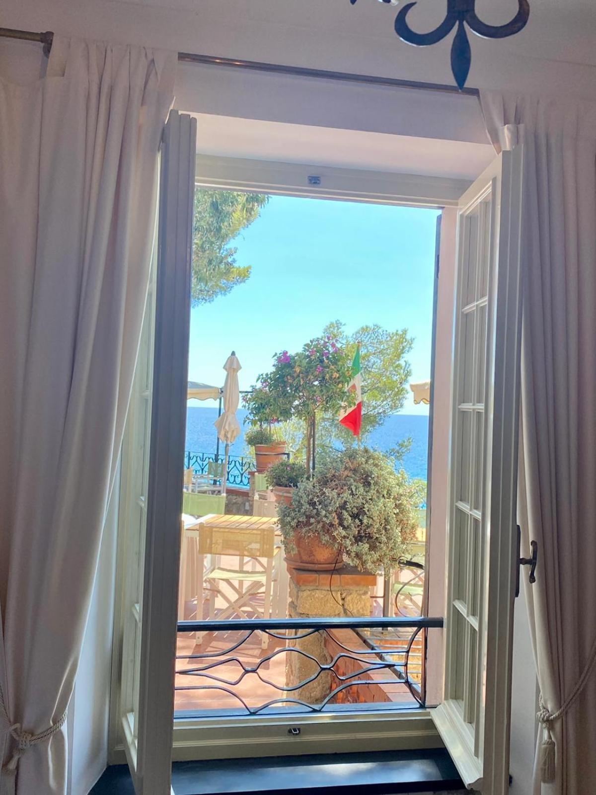 Hotel Punta Est 4*