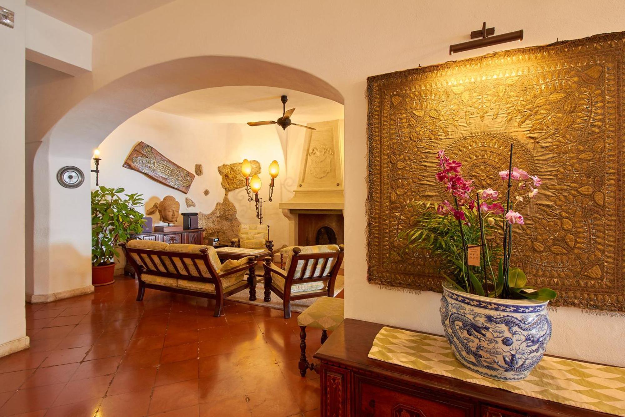 Hotel Punta Est 4*
