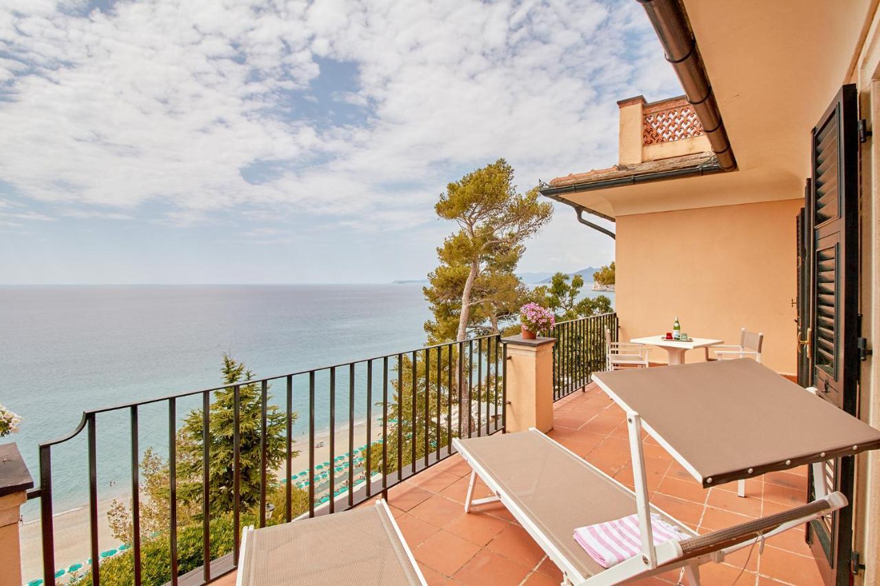 Hotel Punta Est 4*
